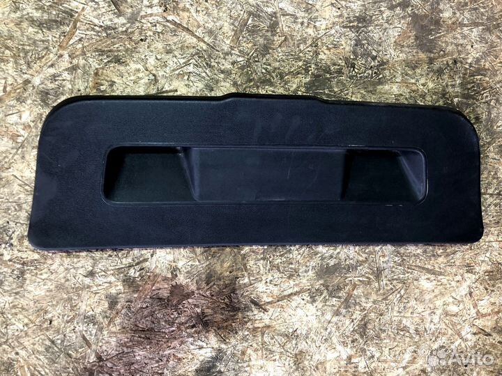 Пластик крышки багажника Volkswagen Polo 5