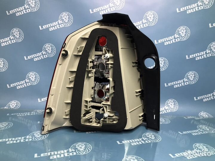 Фонарь задний правый Opel Zafira B