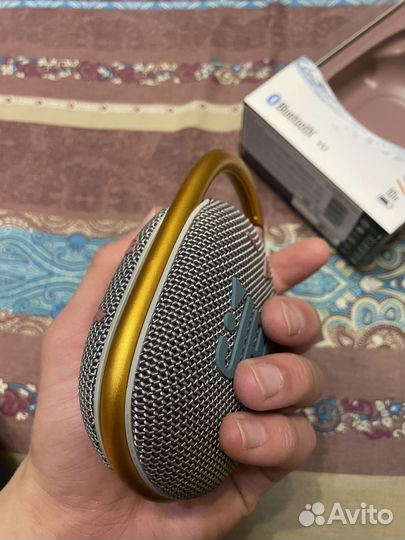 Продам колонку JBL Clip 4