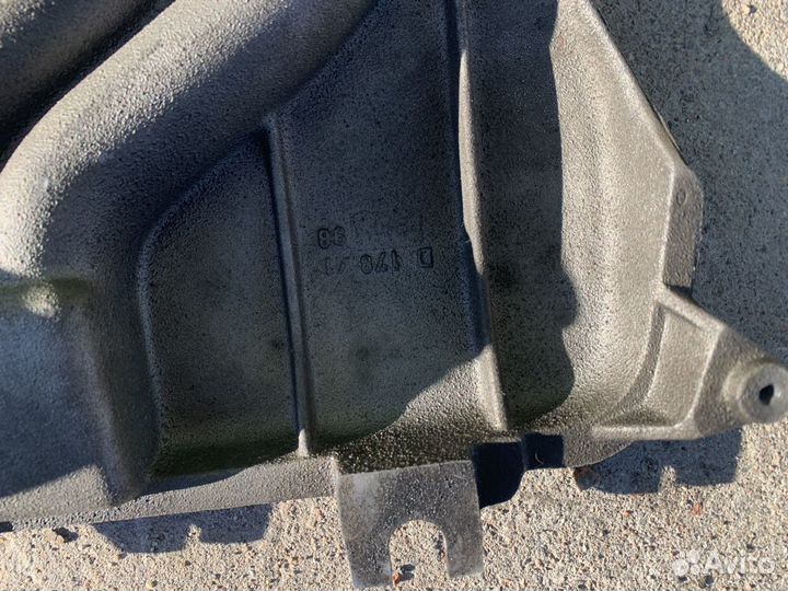 Впускной коллектор x16xe Opel Vectra B