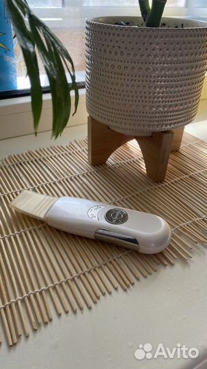 Прибор для ультразвуковой чистки лица