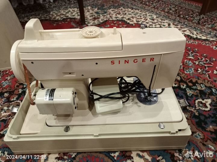 Швейная машина Singer