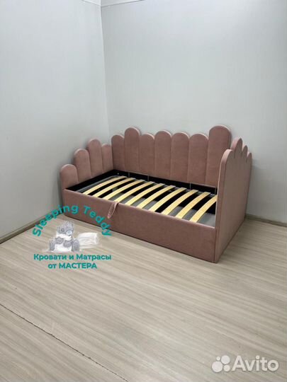 Детская кровать диван с мягкими бортиками