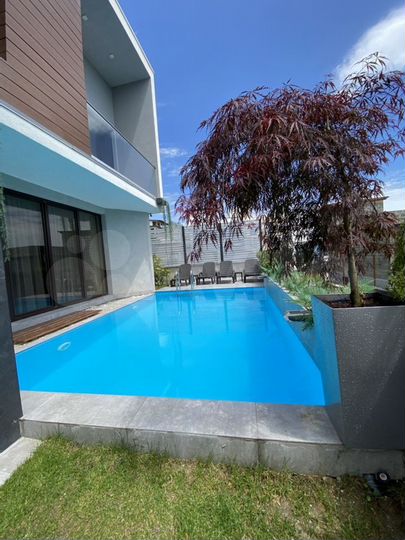 Коттедж 180 м² на участке 5 сот.