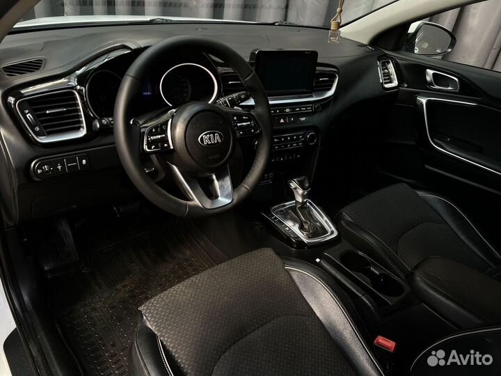 Kia Ceed 1.6 AT, 2019, 77 121 км