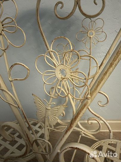 Подставка под цветы