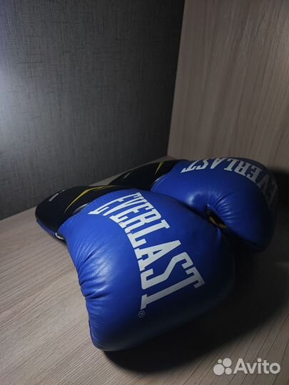 Боксерские перчатки everlast 8oz