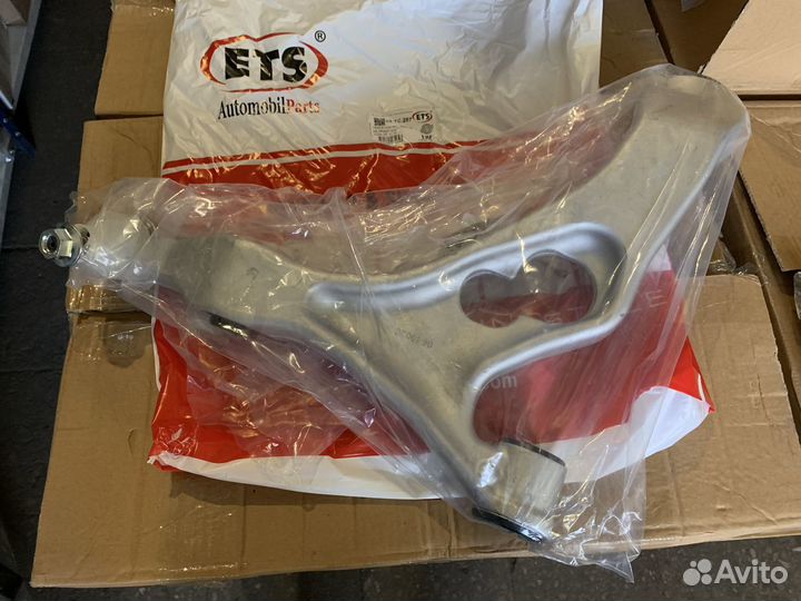 Рычаг передний нижний левый Audi Q7