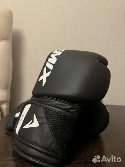 Боксерские перчатки