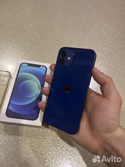 iPhone 12, 64 ГБ
