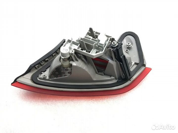Фонарь крышки багажника задний левый Ford Mondeo