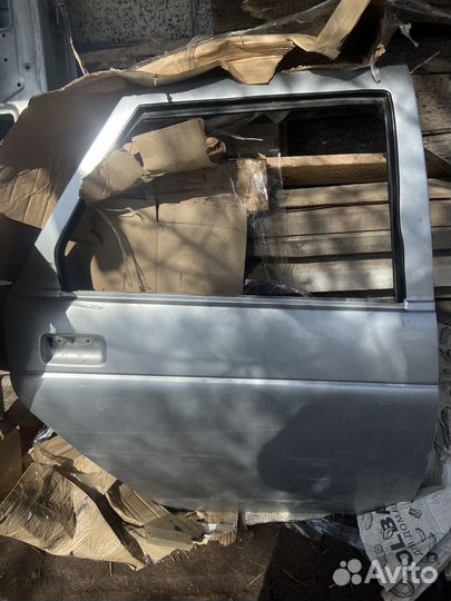 Задняя правая дверь 2110