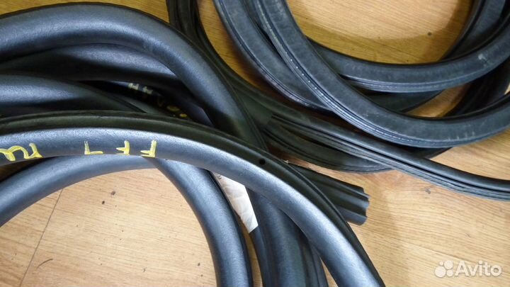 Уплотнители дверного проема Форд фокус1