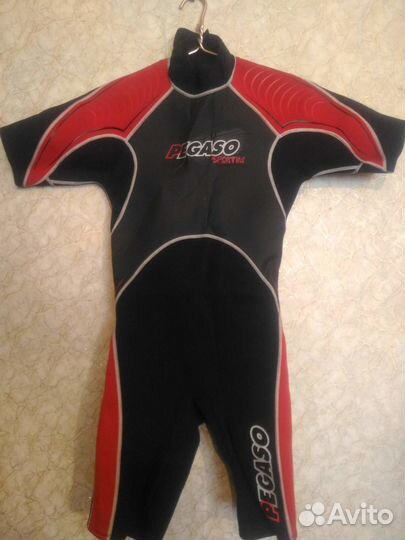 Гидрокостюм 