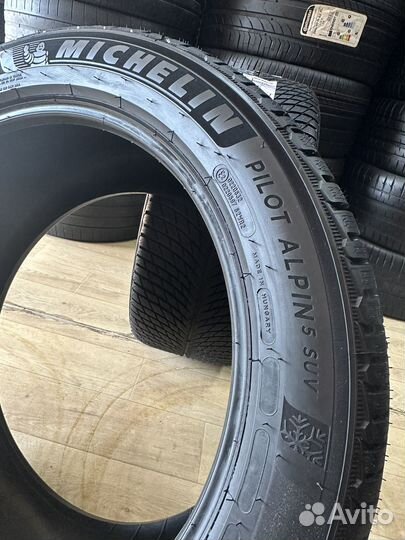 Michelin Pilot Alpin 5 SUV 325/40 R22