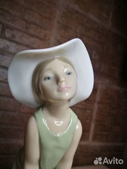 Lladro Фарфоровая статуэтка 