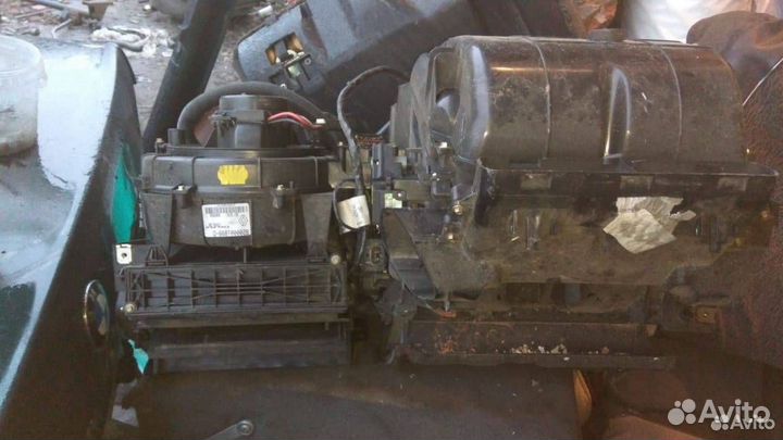 Отопитель в сборе (печка) Renault Laguna