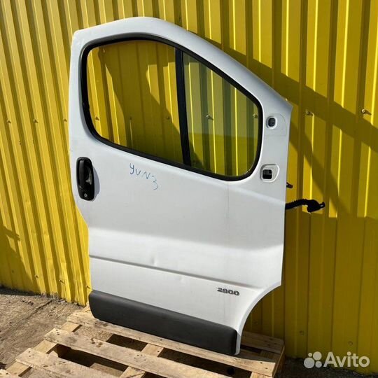 Дверь передняя правая Opel Vivaro 2.0 2012