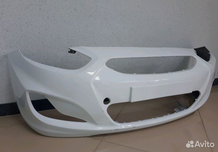 Передний бампер окрашенный в цвет Hyudai Solaris
