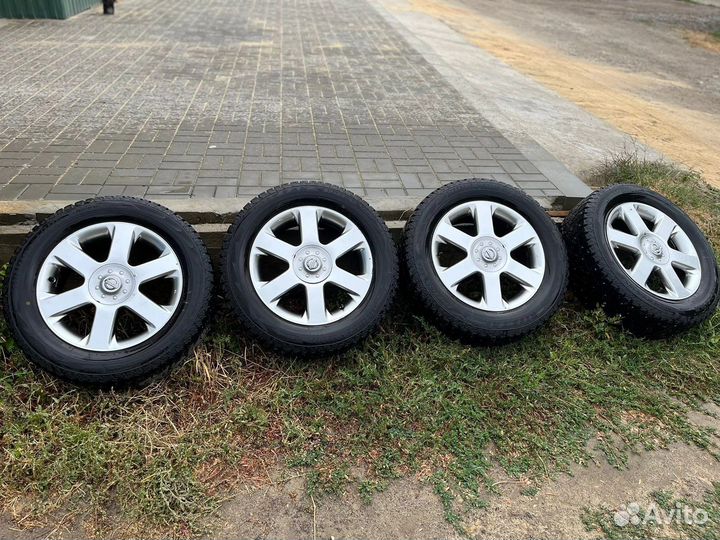 Bridgestone Blizzak Spike-02 SUV 225/60 R17