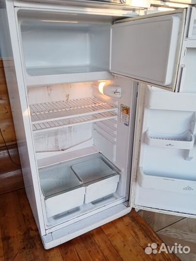 Холодильник бу Indesit