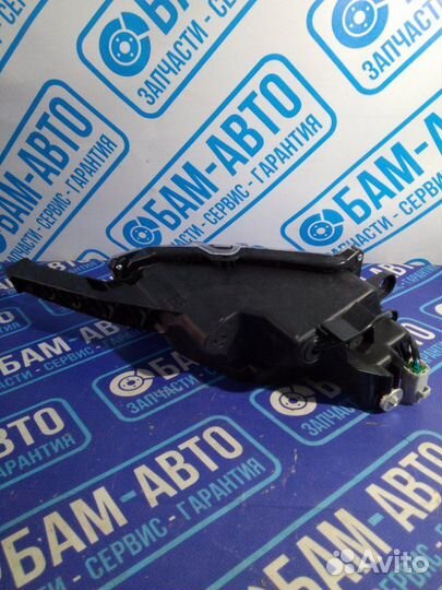 Фара противотуманная передняя левая Lexus 200/300