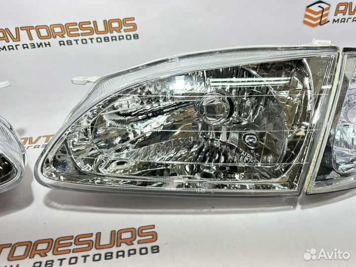 Фары Toyota Corolla Spacio 1997-2001 (110/111)