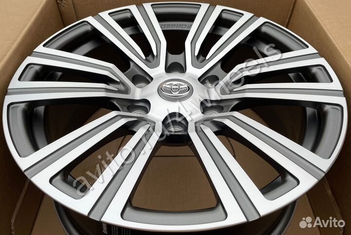 Кованые диски Toyota LC 300 R22 наличие