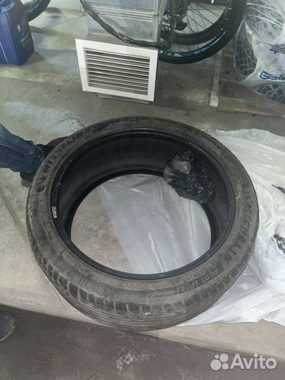 Michelin Pilot Sport 4 275/40 R42