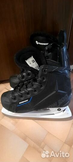Коньки хоккейные
