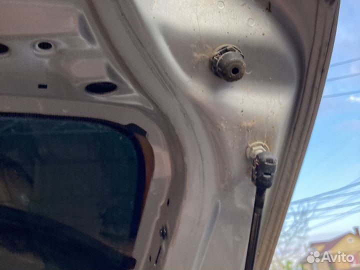 Крышка багажника Мерседес В класс