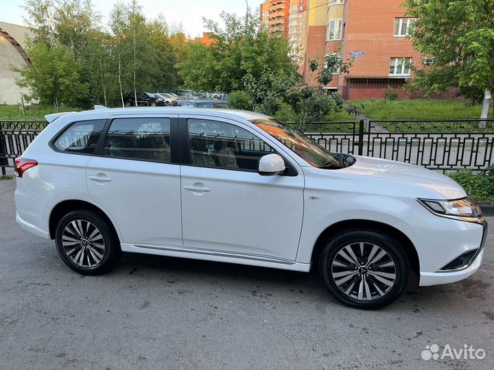 Mitsubishi Outlander 2.0 CVT, 2022, 52 км