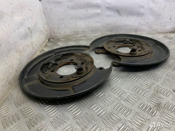 Щит опорный задний Nissan X-Trail T31 MR20DE 2013