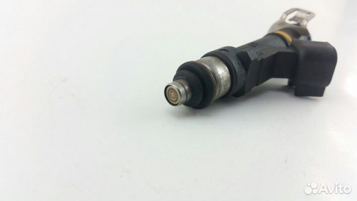 Форсунка топливная Mazda 3 BK LF 2005
