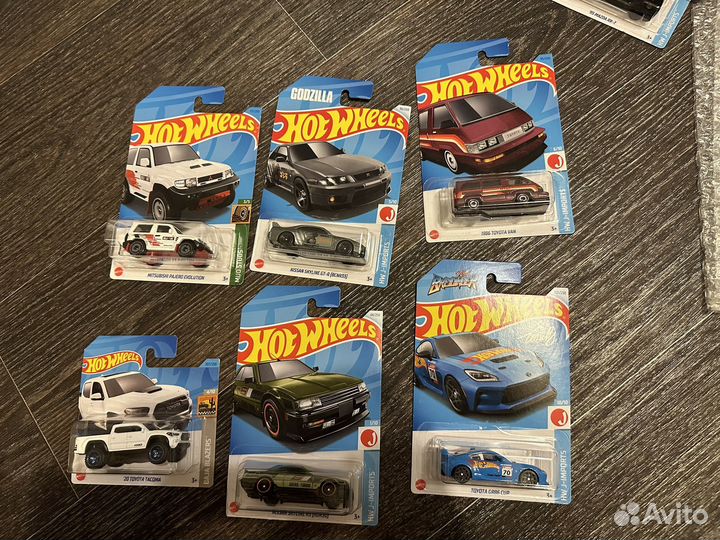 Hot wheels комплект