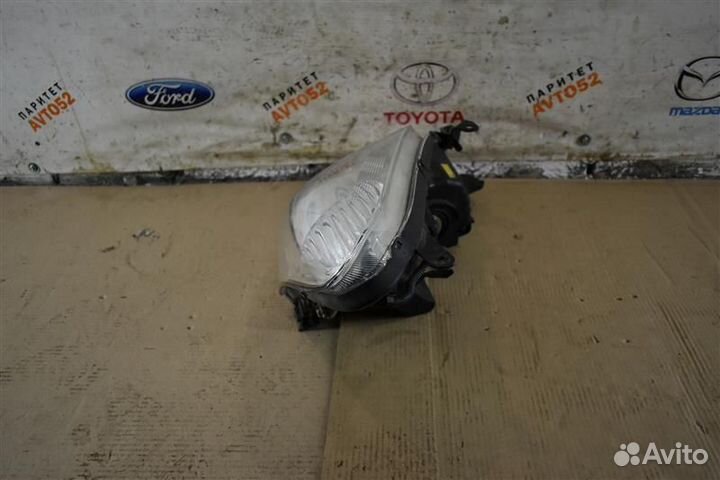 Фара передняя левая Toyota Corolla Verso 1