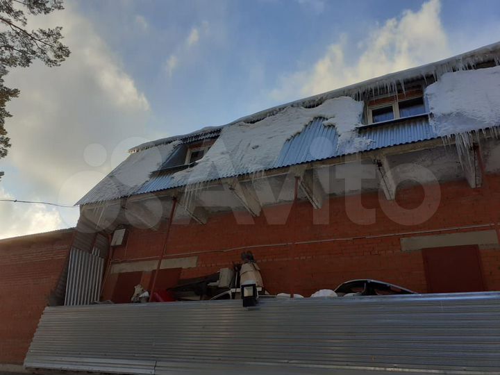 Гараж, > 30 м²