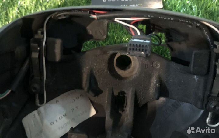 Рулевое колесо без airbag на Renault Laguna 3