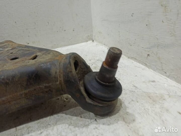 Рычаг передний правый нижний