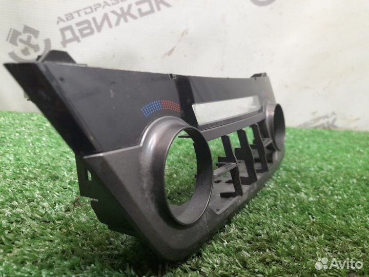 Накладка консоли передней панели Toyota Rav4 A40