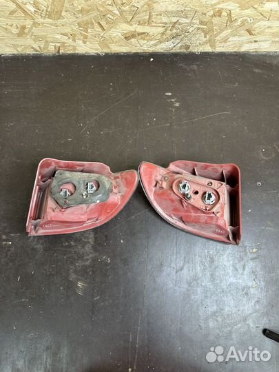 Фонари задние Mazda Demio DY3W