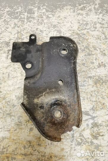 Кронштейн подрамника передний левый Renault Kaptur