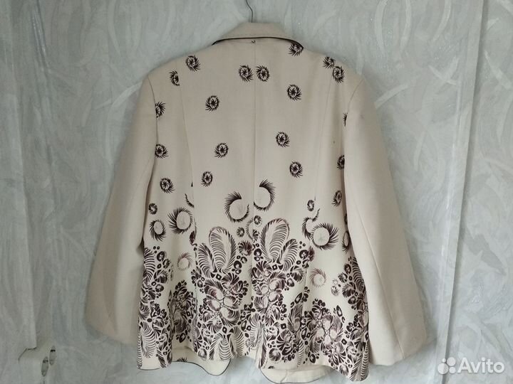 Пиджак женский 52