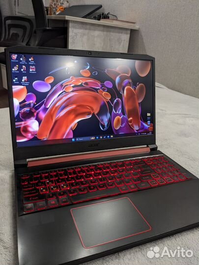 Acer Nitro 5 (i5 9300h, gtx 1050)