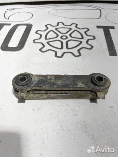 Кронштейн глушителя Mercedes C-Class W204