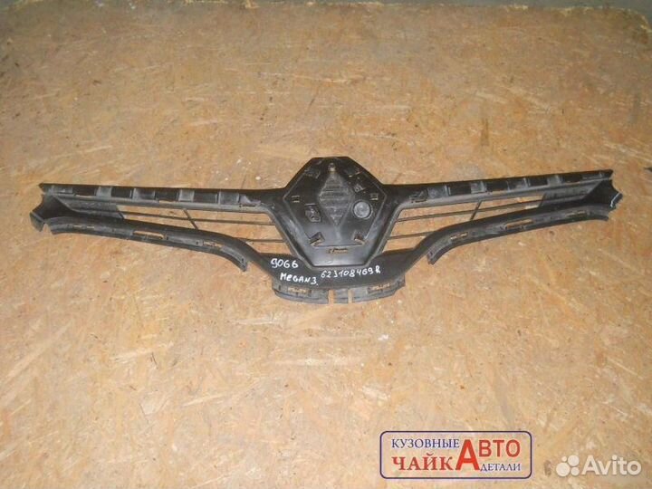 Решетка радиатора Renault Megane 3