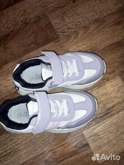 Кроссовки детские