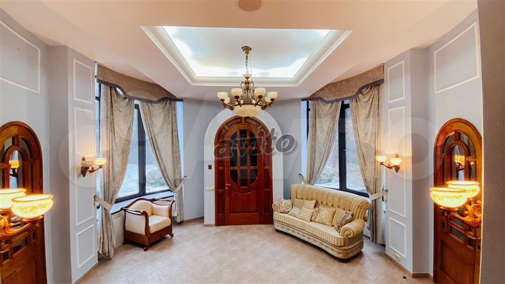 Коттедж 850 м² на участке 100 сот.