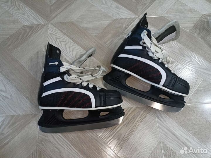 Коньки хоккейные