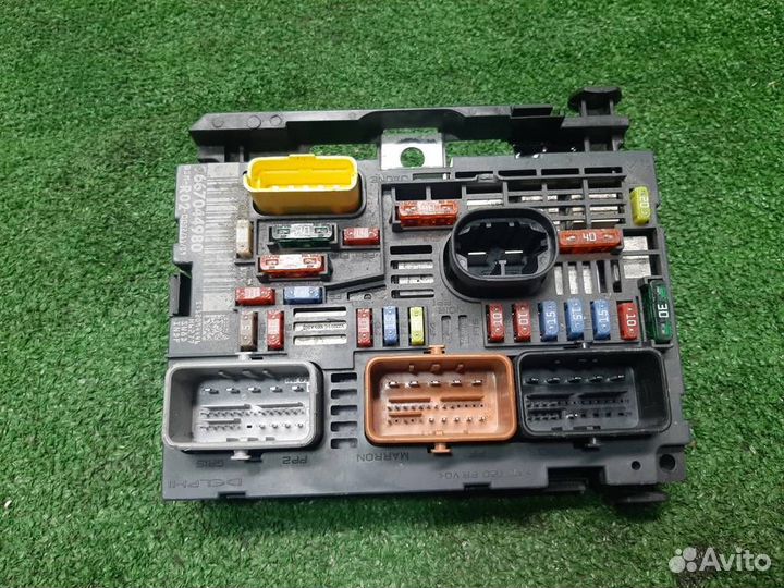 Блок предохранителей моторный Peugeot 3008 2010